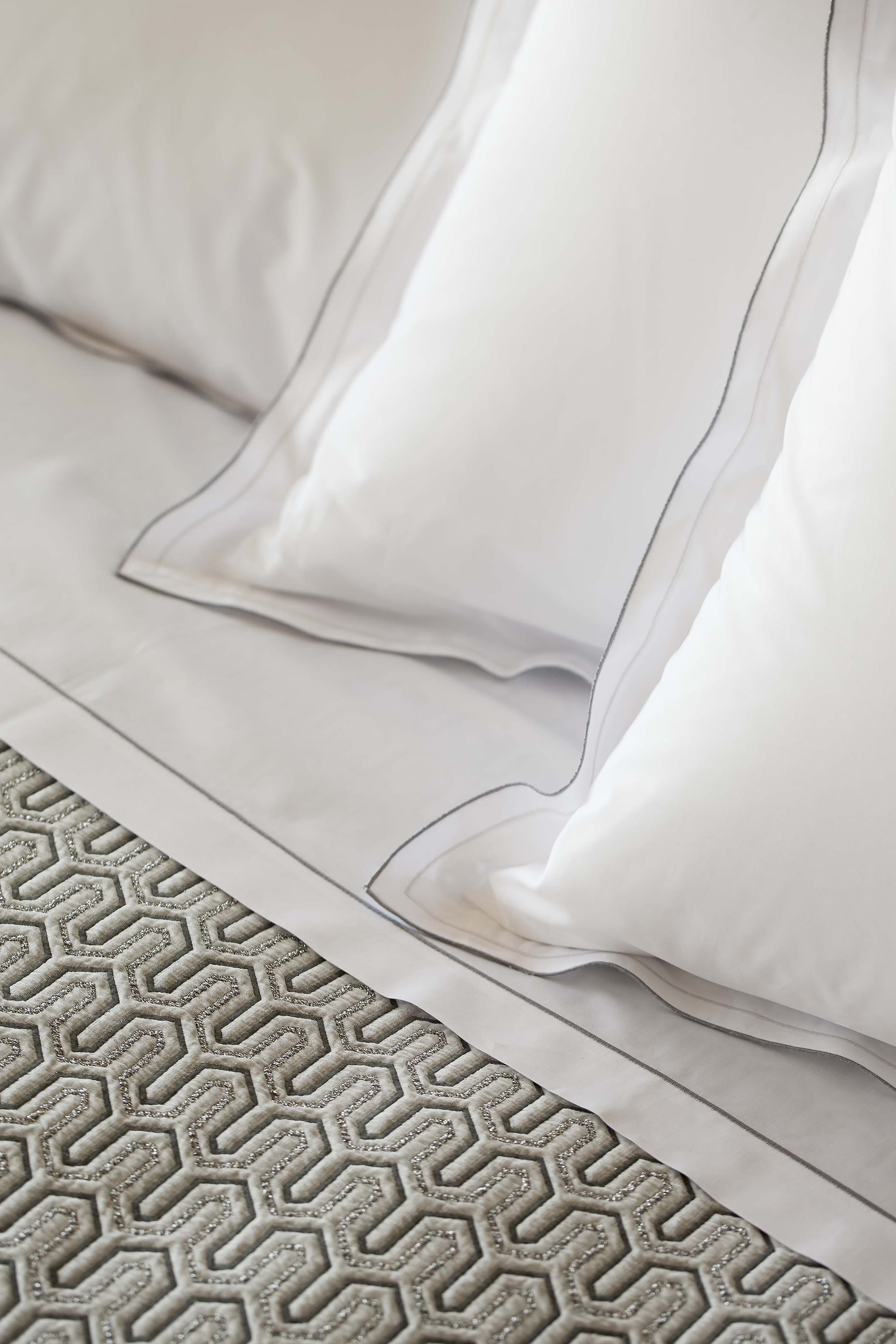 Vend&ocirc;me Bed Cover