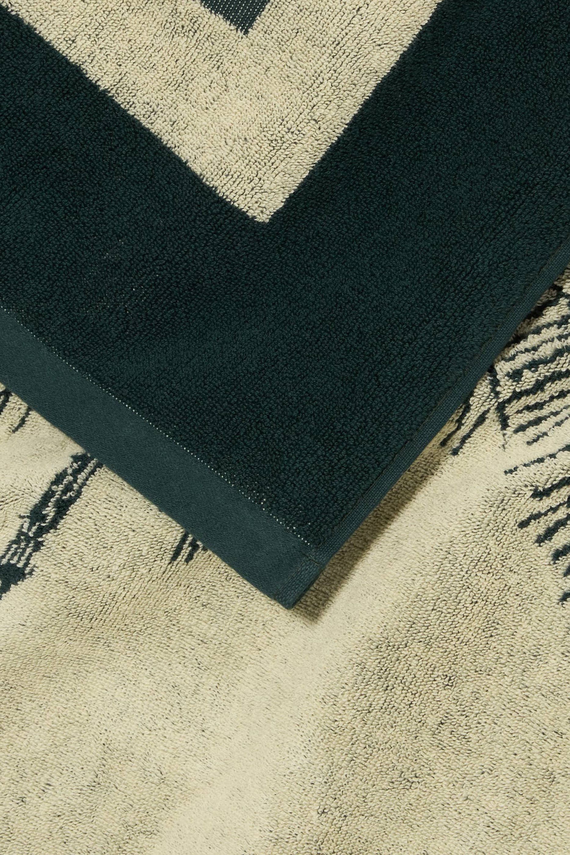 La Croisi&egrave;re Beach Towel