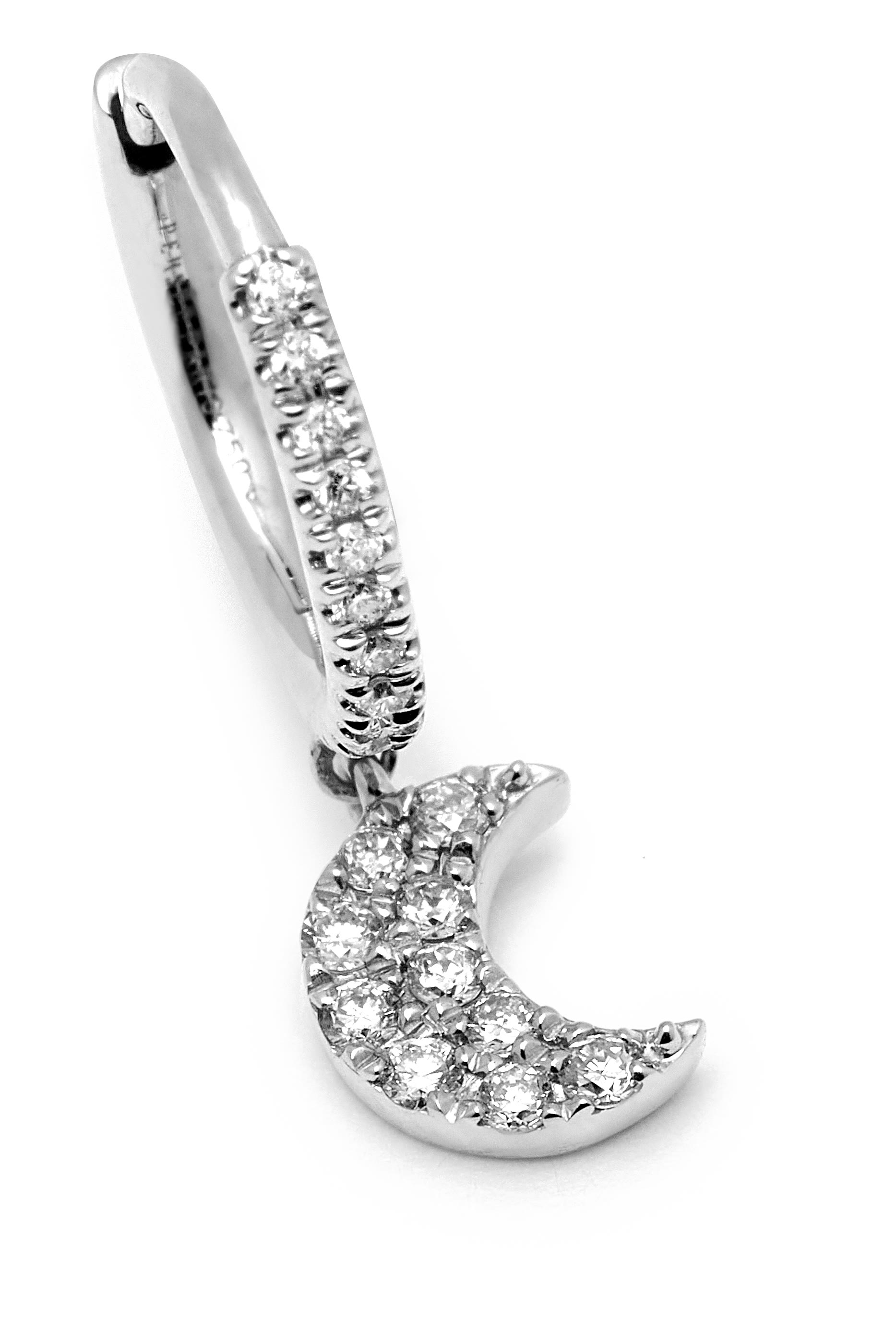 Piercing Moon Pav&eacute;