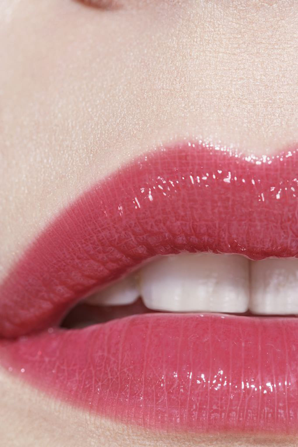 ROUGE COCO FLASH Colour, Shine, Intensity In A Flash