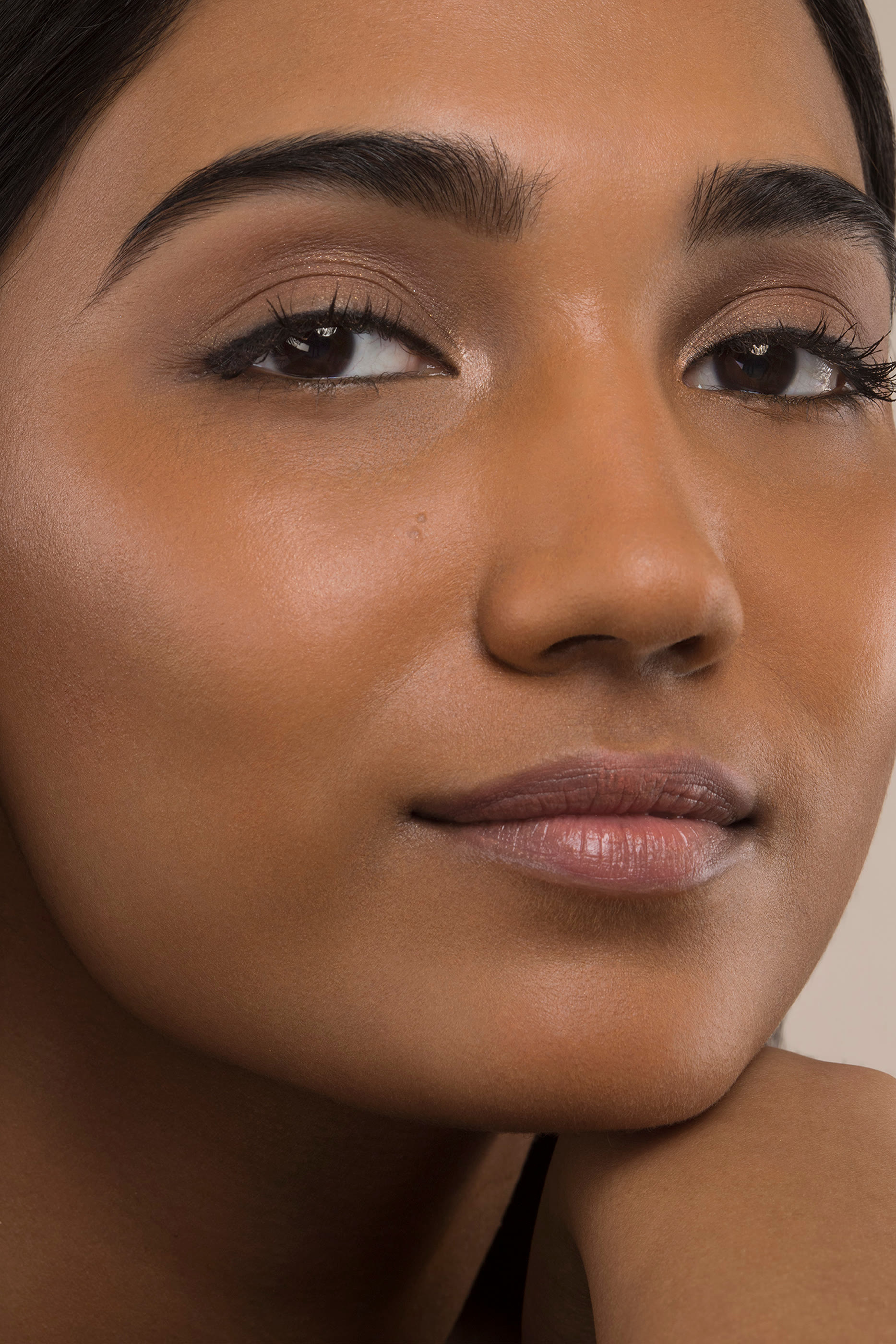 Skin Long-Wear Weightless Foundation