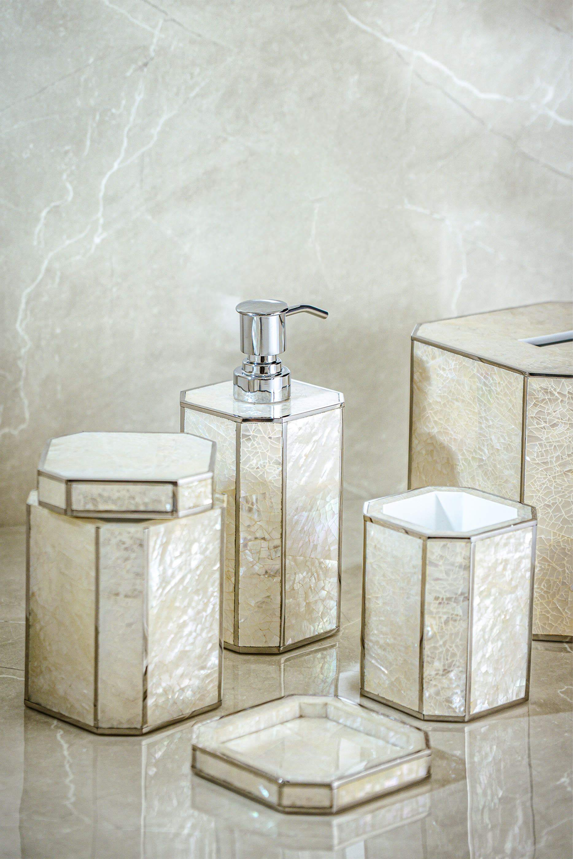 Crackled Mop Shell Box with Cover